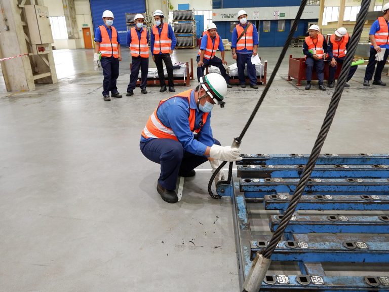 OVERHEAD CRANE HOIST SAFETY CERTIFICATION TRAINING 0001 DSCF2110