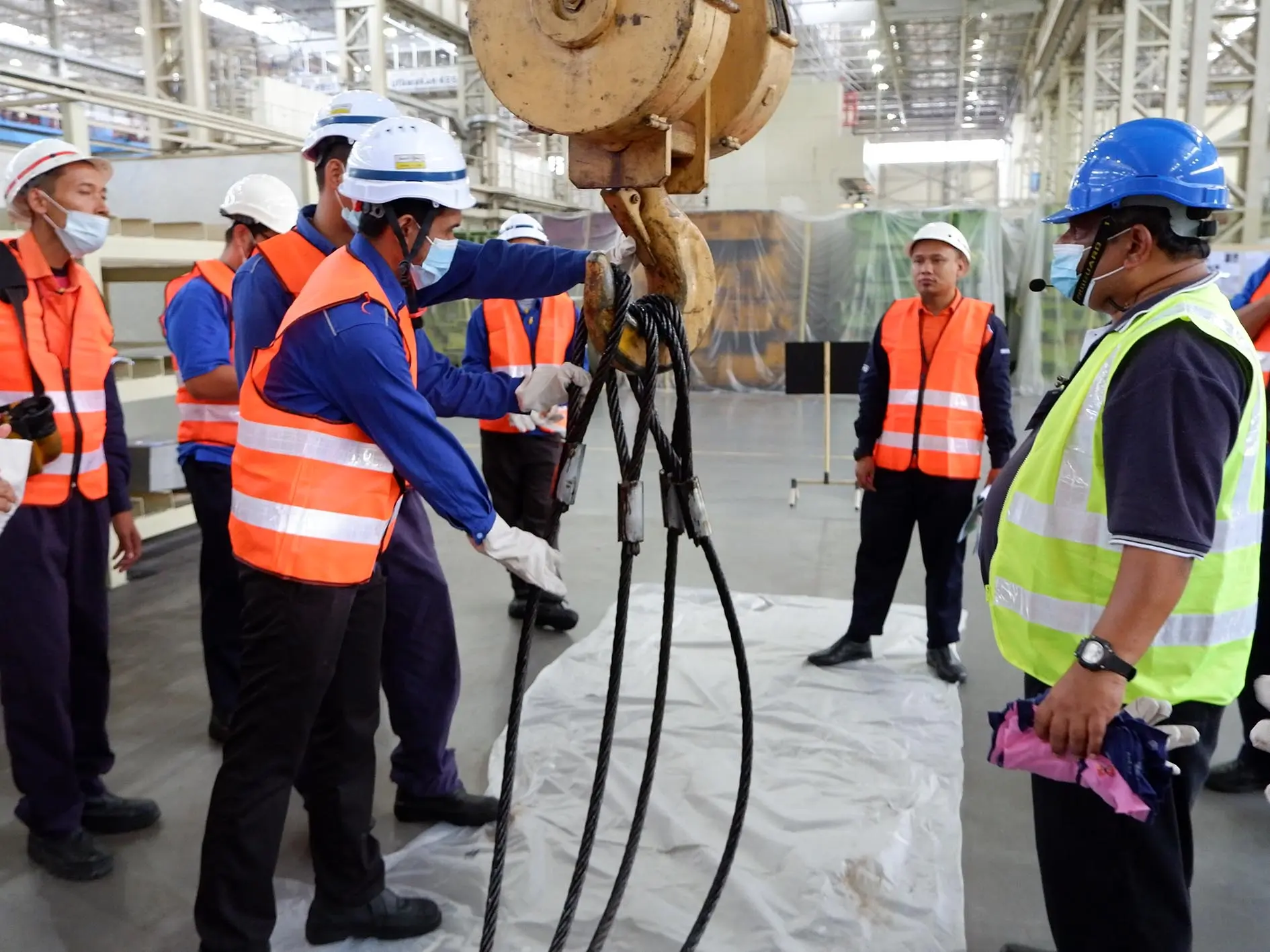 Overhead crane training session